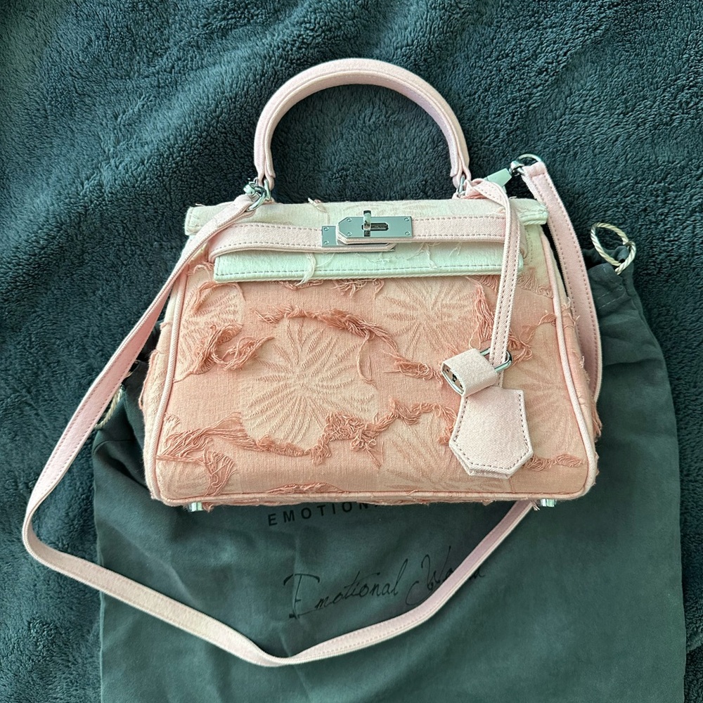 Emotional world vintage bag